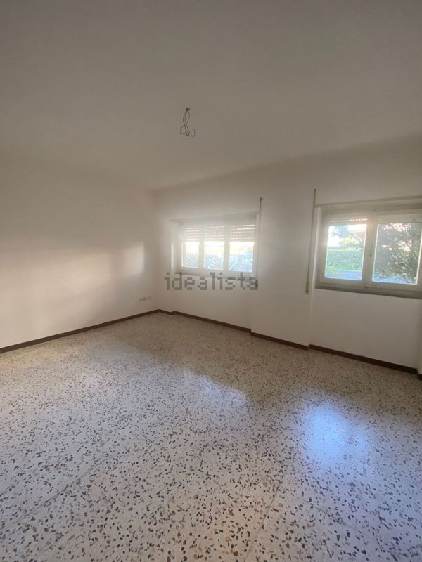 locale commerciale in affitto a Viterbo