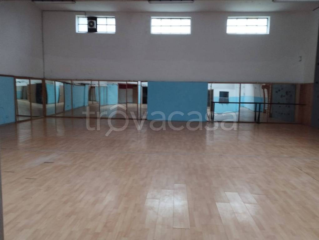 locale commerciale in affitto a Viterbo