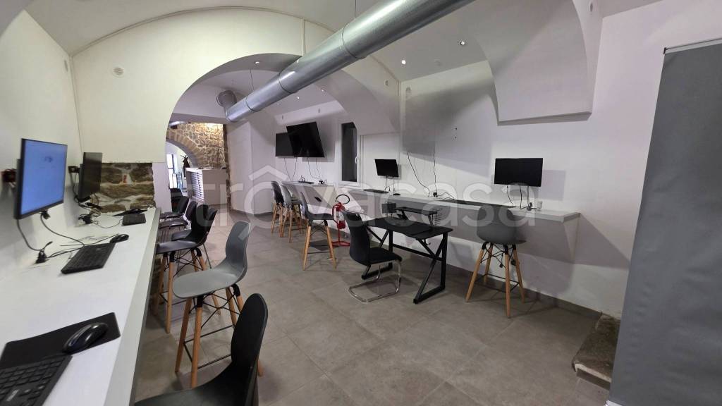 negozio in affitto a Viterbo in zona Centro Città