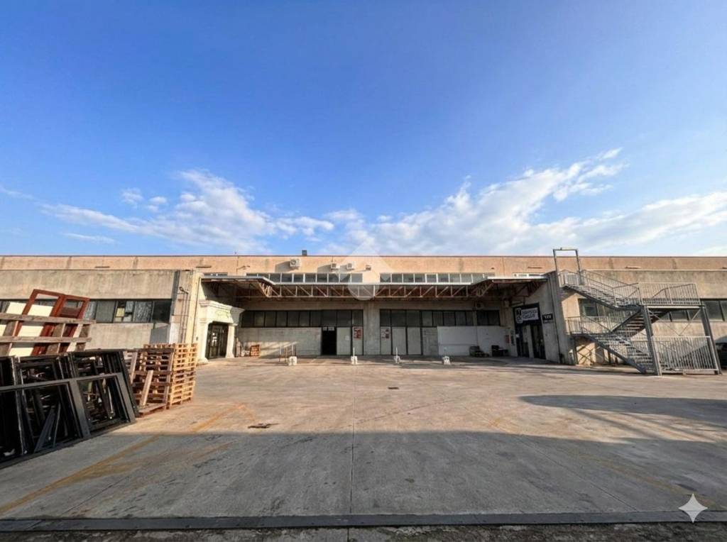 locale commerciale in affitto a Viterbo