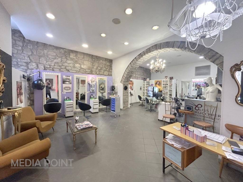 negozio in affitto a Viterbo in zona Centro Città