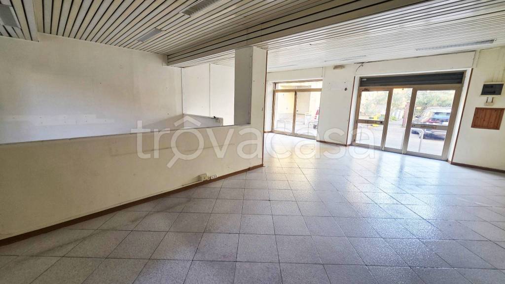 negozio in affitto a Viterbo in zona Centro Città