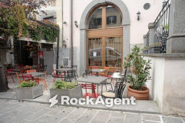 negozio in affitto a Viterbo in zona San Martino al Cimino