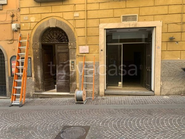 negozio in affitto a Viterbo in zona Centro Città