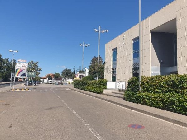 locale commerciale in affitto a Vitorchiano