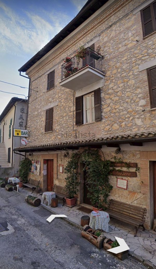 negozio in affitto a Collalto Sabino