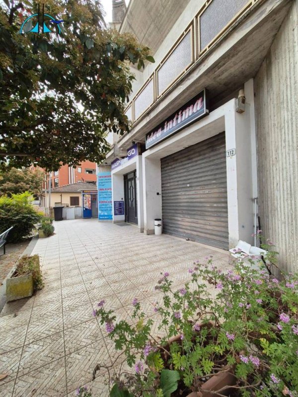 locale commerciale in affitto a Fara in Sabina in zona Passo Corese