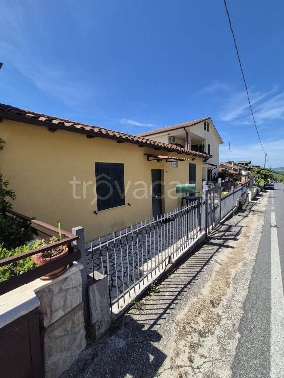 appartamento in affitto a Fara in Sabina in zona Talocci