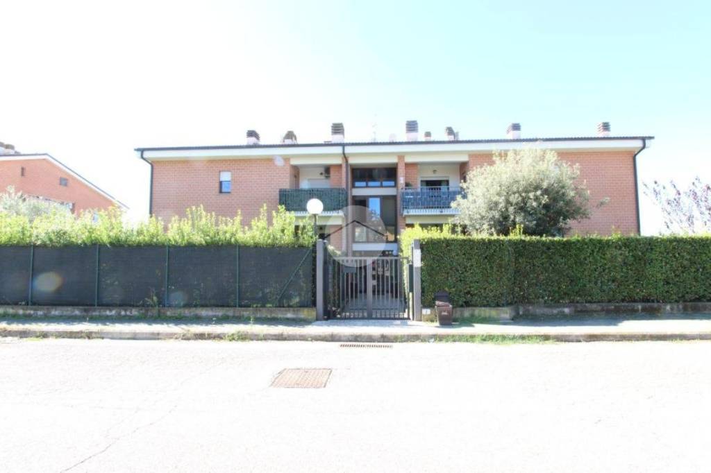 appartamento in affitto a Fara in Sabina in zona Passo Corese
