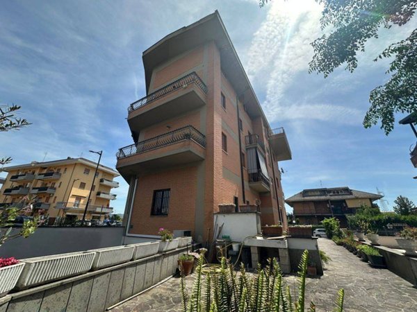 appartamento in affitto a Fara in Sabina in zona Passo Corese