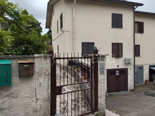 appartamento in affitto a Fara in Sabina in zona Passo Corese