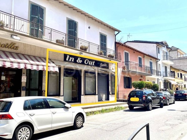 negozio in affitto a Fara in Sabina in zona Passo Corese