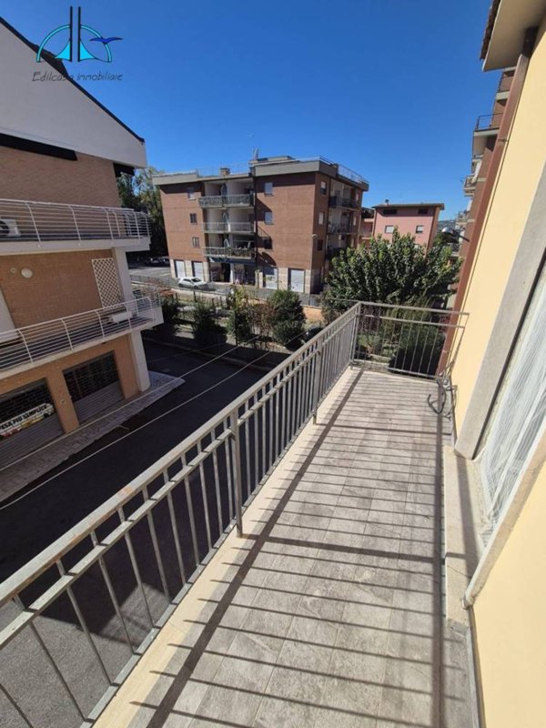 appartamento in affitto a Fara in Sabina in zona Passo Corese