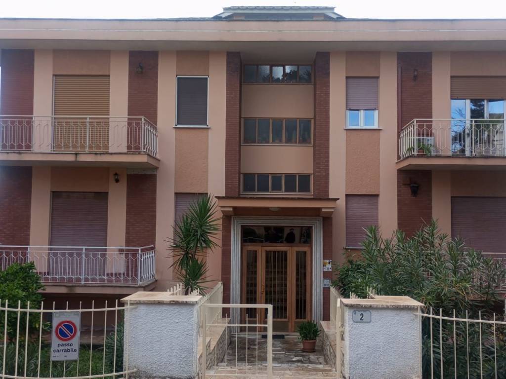 appartamento in affitto a Fara in Sabina in zona Passo Corese