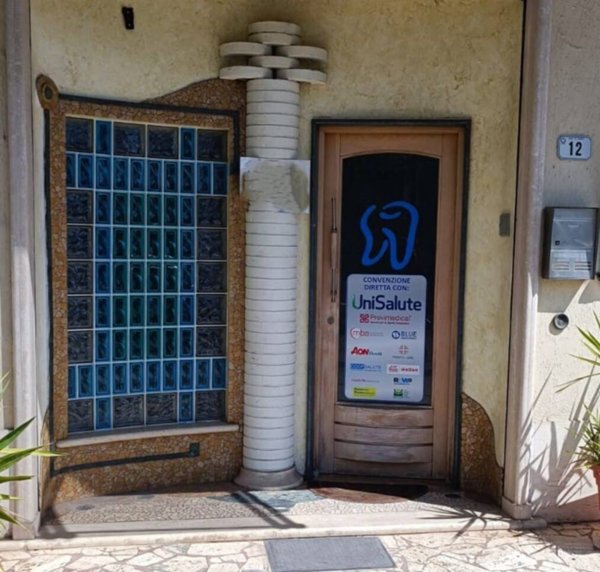 locale commerciale in affitto a Fara in Sabina in zona Passo Corese