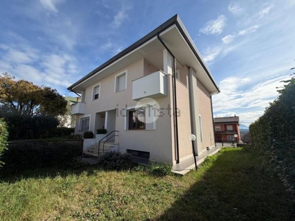 appartamento in affitto a Fara in Sabina in zona Passo Corese