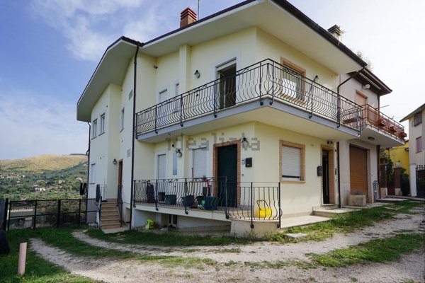 appartamento in affitto a Fara in Sabina