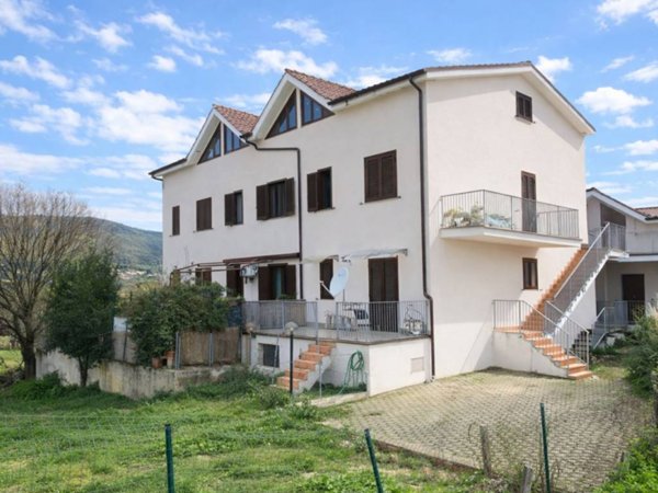 appartamento in affitto a Fara in Sabina in zona Coltodino