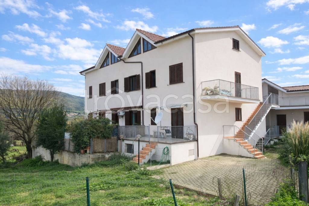 appartamento in affitto a Fara in Sabina in zona Coltodino