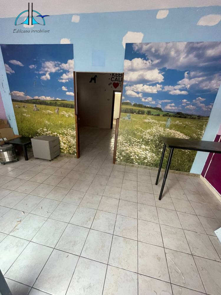 locale commerciale in affitto a Fara in Sabina in zona Passo Corese