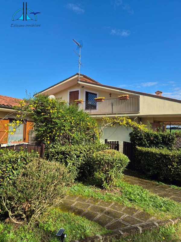 appartamento in affitto a Fara in Sabina in zona Passo Corese