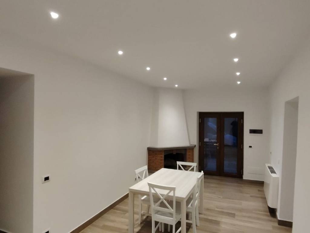 appartamento in affitto a Fara in Sabina in zona Borgo Quinzio