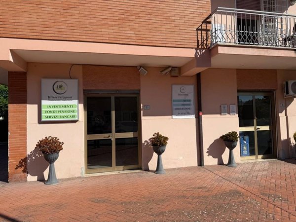 negozio in affitto a Fara in Sabina in zona Passo Corese