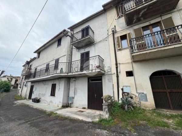 appartamento in affitto a Fara in Sabina