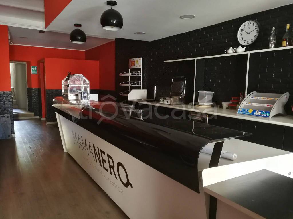 negozio in affitto a Fara in Sabina in zona Borgo Quinzio