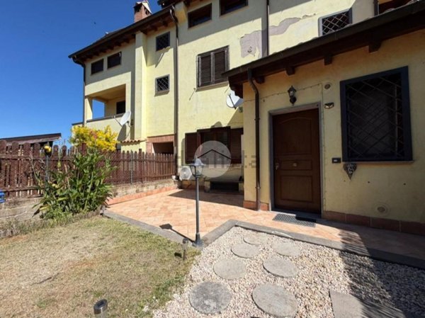 appartamento in affitto a Fara in Sabina