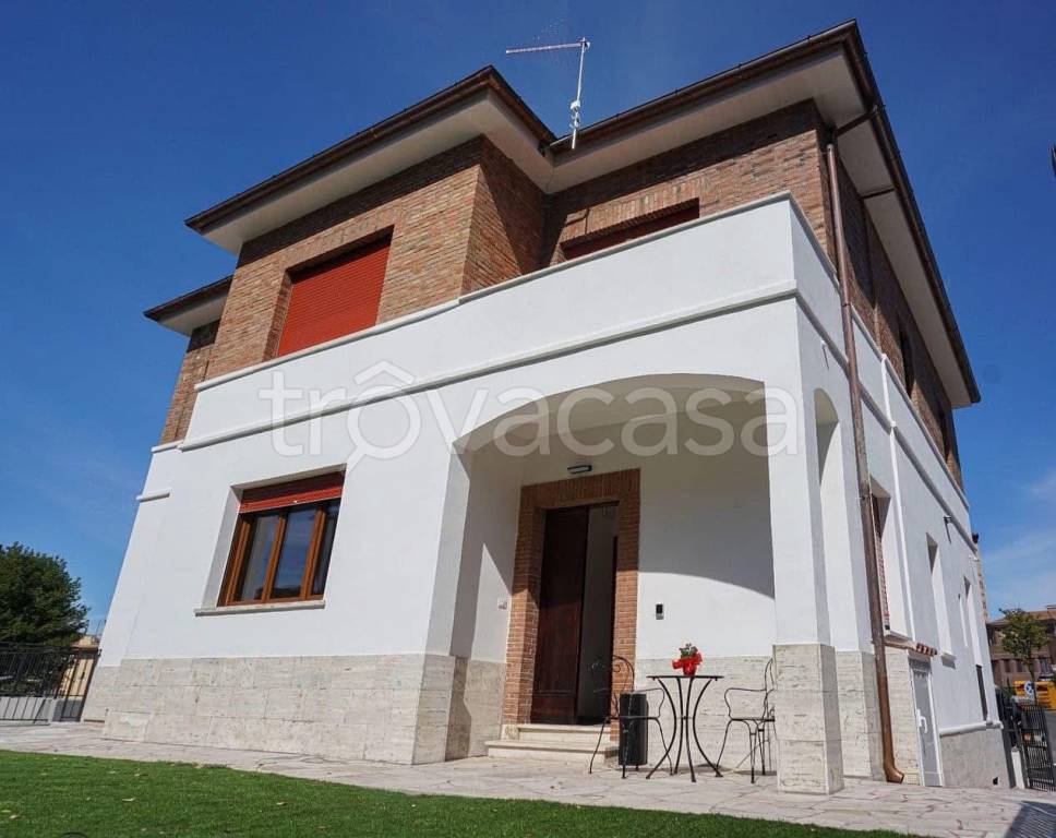 appartamento in affitto a Fara in Sabina in zona Passo Corese