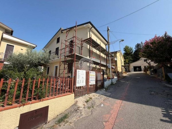 casa indipendente in affitto a Fara in Sabina in zona Talocci
