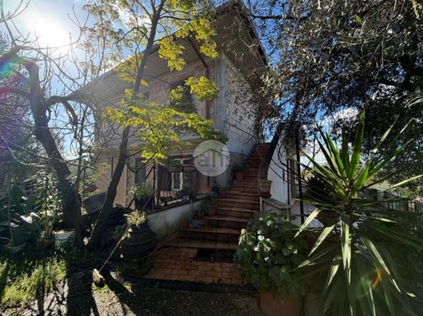 appartamento in affitto a Fara in Sabina