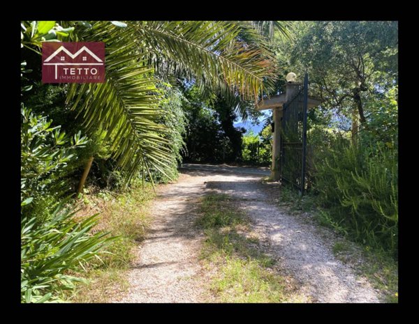 casa indipendente in affitto a Forano