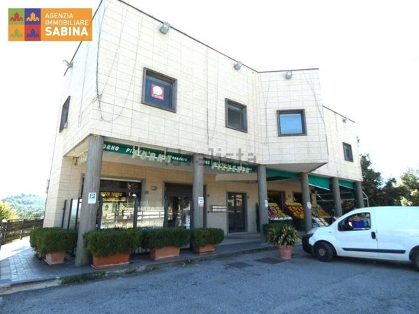 ufficio in affitto a Montopoli di Sabina in zona Ferruti