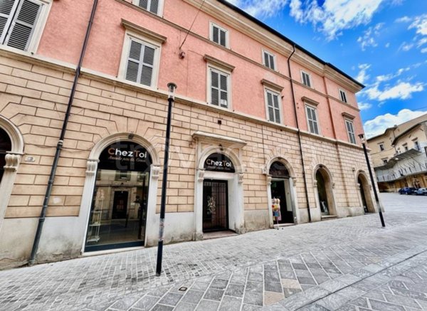negozio in affitto a Rieti in zona Centro Città