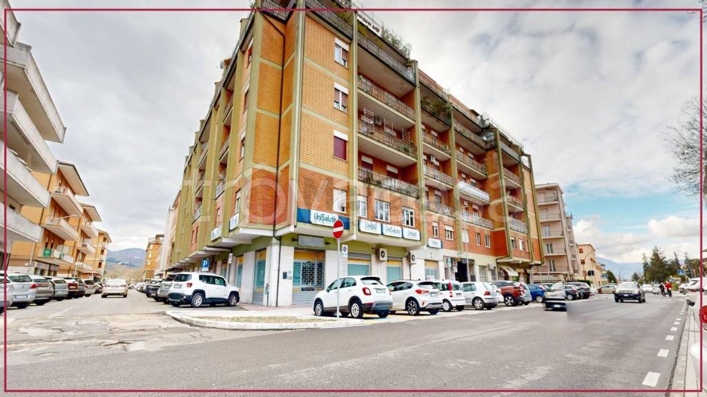 negozio in affitto a Rieti in zona Centro Città