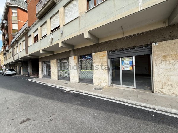 locale commerciale in affitto a Rieti