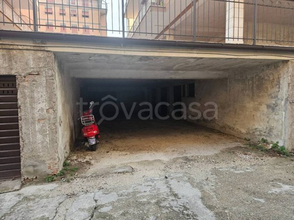 locale commerciale in affitto a Rieti