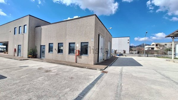 locale di sgombero in affitto a Rieti in zona Vazia