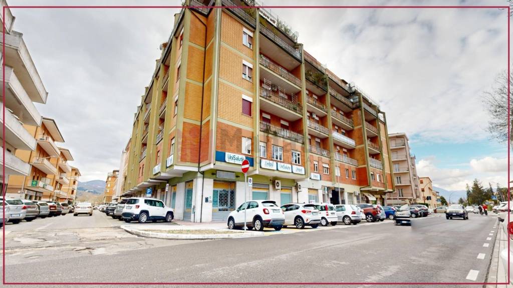locale commerciale in affitto a Rieti
