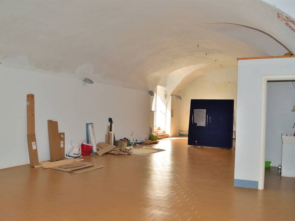 negozio in affitto ad Albano Laziale