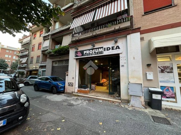 negozio in affitto ad Albano Laziale