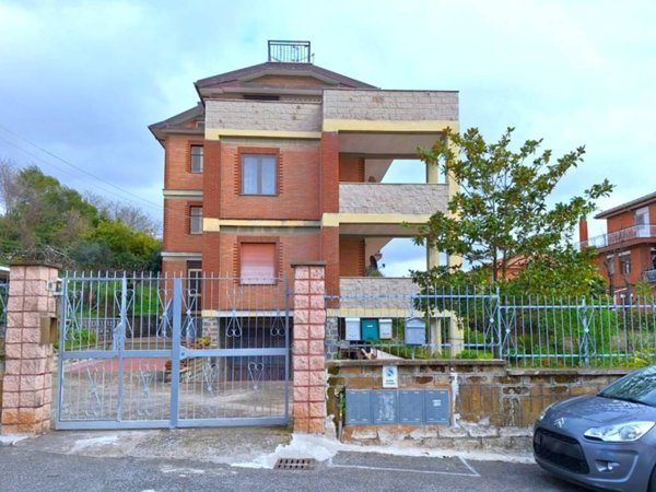 appartamento in affitto ad Albano Laziale in zona Cecchina