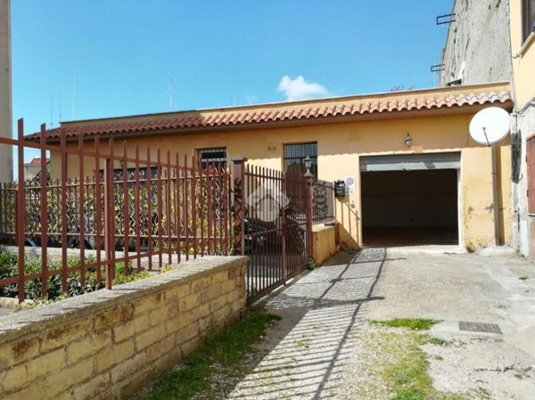 locale commerciale in affitto ad Albano Laziale