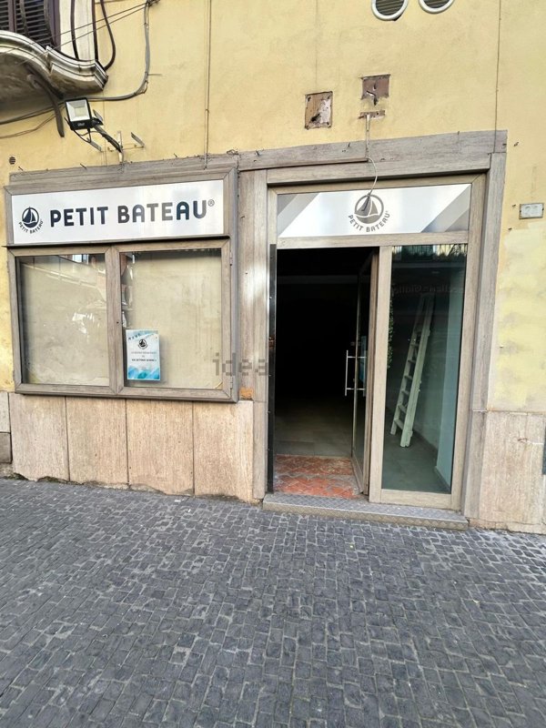 locale commerciale in affitto ad Albano Laziale