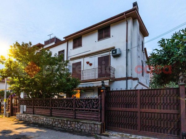 appartamento in affitto ad Albano Laziale in zona Pavona
