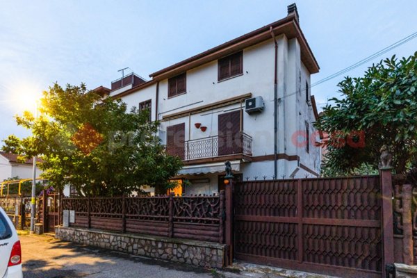 appartamento in affitto ad Albano Laziale in zona Pavona
