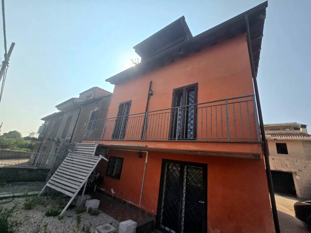 appartamento in affitto ad Albano Laziale in zona Cecchina