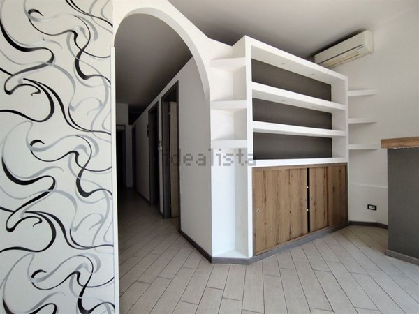 locale commerciale in affitto ad Albano Laziale